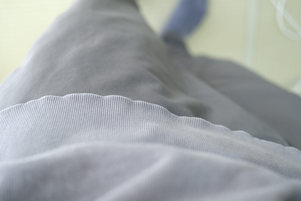スウェットの裾のヨレ